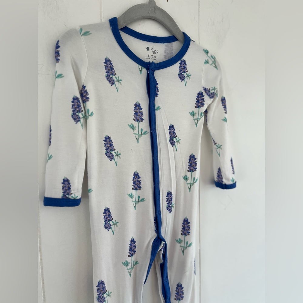 Kyte Baby Blue Bonnet Snap Romper Bamboo Flowers Size 6-12 Months NEVER WORN